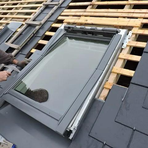 Installation d'une fenêtre de toiture